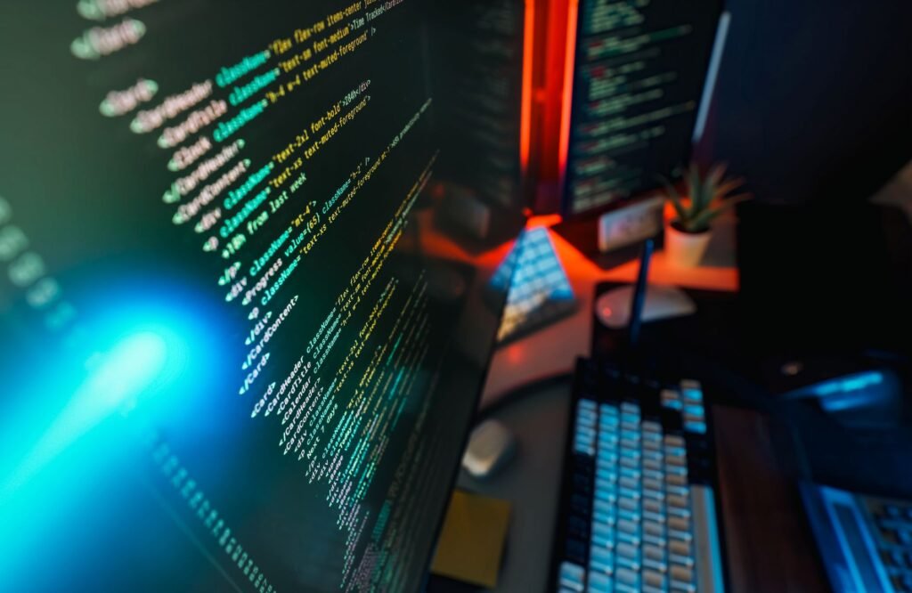 코드가 떠 있는 개발자 워크스테이션 — AI 코딩 에이전트가 실행되는 개발 환경